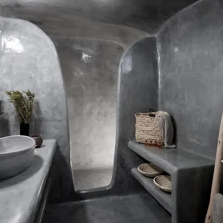 Caldera Bliss Cave Oia, Santorini Private Terrace Outdoor Hot Tub Breathtaking Caldera Views Traditional Cave-style Luxury Intimate, * Oia